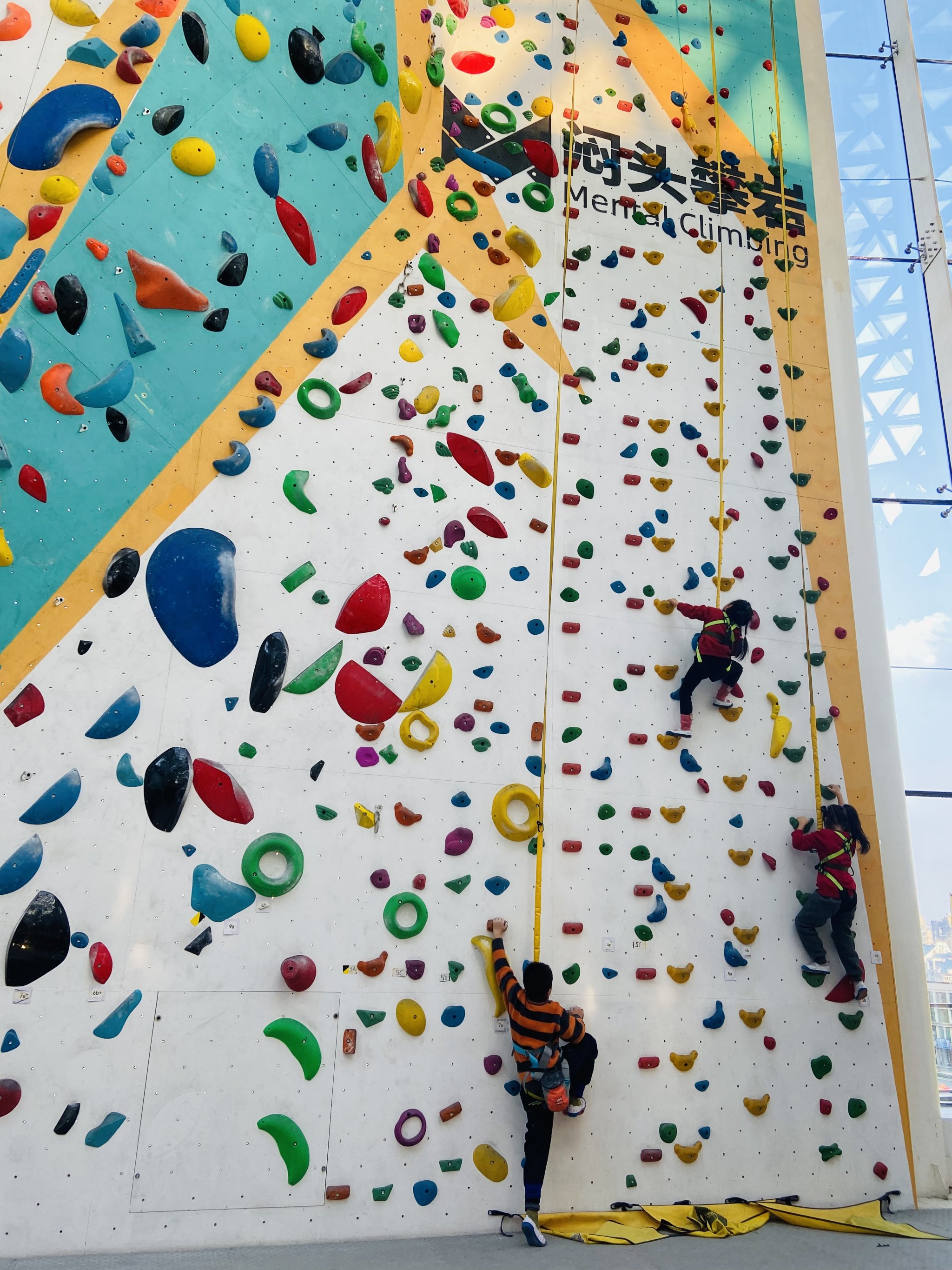 户外攀岩赛事,挑战极限的高墙之战的简单介绍 户外攀岩赛事,挑战极限的高墙之战的简单介绍