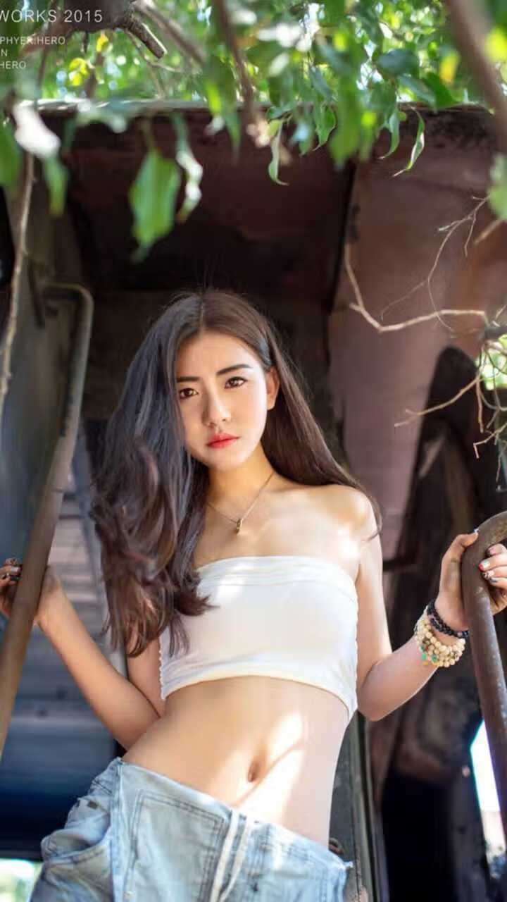 _火山脚下的探险跑:自然风光中的极限运动_,火山探险之旅