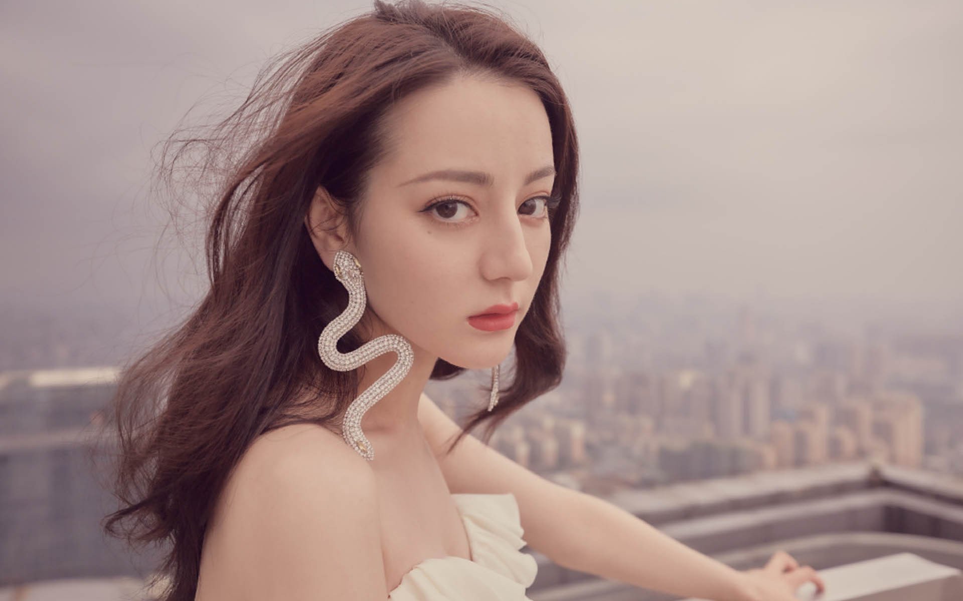 B体育中国官方平台-弗莱堡前锋梅开二度，队内竞争加剧，弗莱堡新主场启用