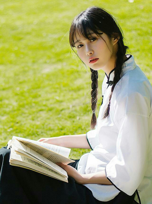 SPORTS-APP下载-拜仁慕尼黑客场3-0战胜奥格斯堡，豪取八连胜，拜仁慕尼黑对奥格斯堡比分预测