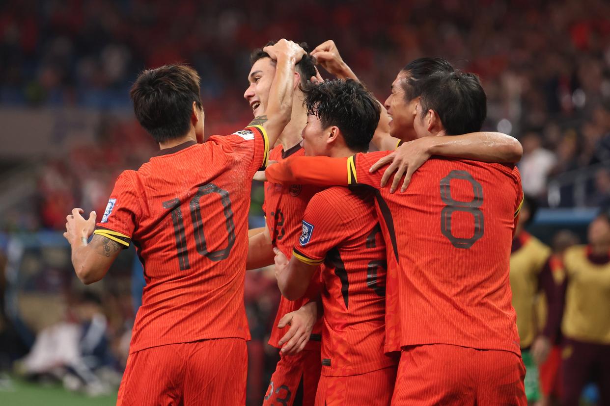 包含B体育APP:中国男足最新阵容“史上最弱”？球迷：输球是必然的！的词条