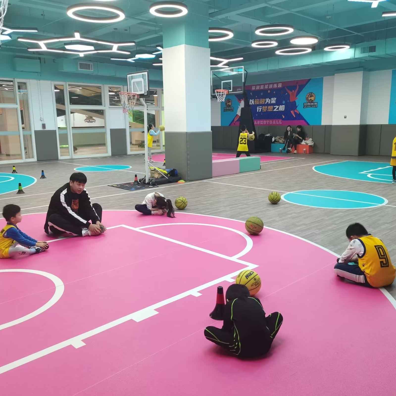 B体育官网:篮球训练营的体能测试标准:评估青少年球员的身体素质的简单介绍 B体育官网:篮球训练营的体能测试标准:评估青少年球员的身体素质的简单介绍