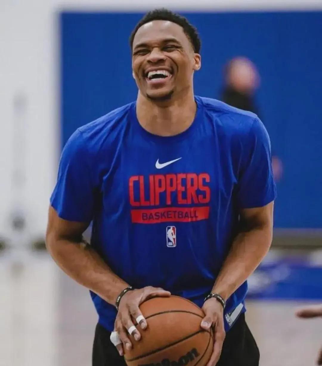 关于bsports体育:太阳队新赛季:沃恩表示将提升防守效率的信息 关于bsports体育:太阳队新赛季:沃恩表示将提升防守效率的信息